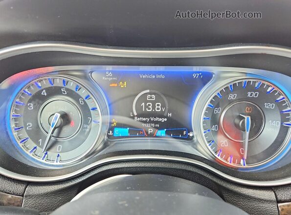 2C3CCAEG4HH570305 2017 CHRYSLER 300 Серебряный Вид щитка приборов