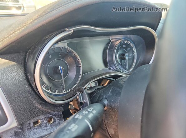 2C3CCAEG5HH570216 2017 CHRYSLER 300 Charcoal ხელსაწყოთა პანელის ხედი