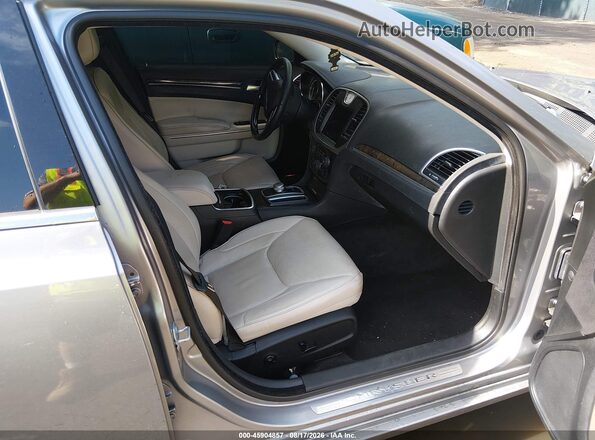 2C3CCAEG5JH296411 2018 CHRYSLER 300 Silver Вид салону спереду
