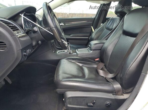 2C3CCAEG5LH141862 2020 CHRYSLER 300 White Front interior view