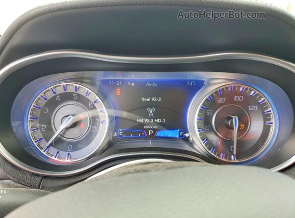 2C3CCAEG5LH141862 2020 CHRYSLER 300 White Instrument cluster view