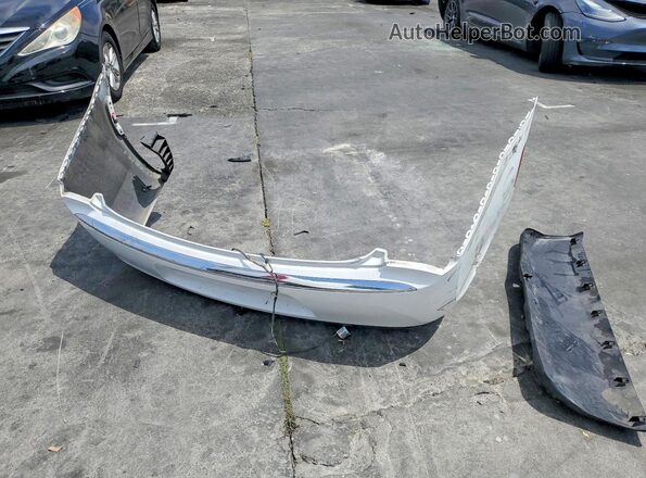 2C3CCAEG5LH141862 2020 CHRYSLER 300 White Engine compartment view