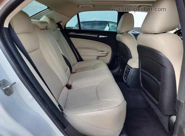 2C3CCAEG6HH552095 2017 CHRYSLER 300 White Rear seats view