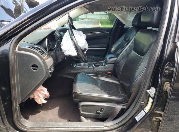 2C3CCAEG6HH561038 2017 CHRYSLER 300 Black Front interior view