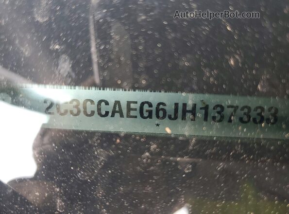 2C3CCAEG6JH137333 2018 CHRYSLER 300 Silver Widok naklejki z numerem VIN