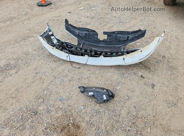 2C3CCAEG7JH142685 2018 CHRYSLER 300 White Engine compartment view