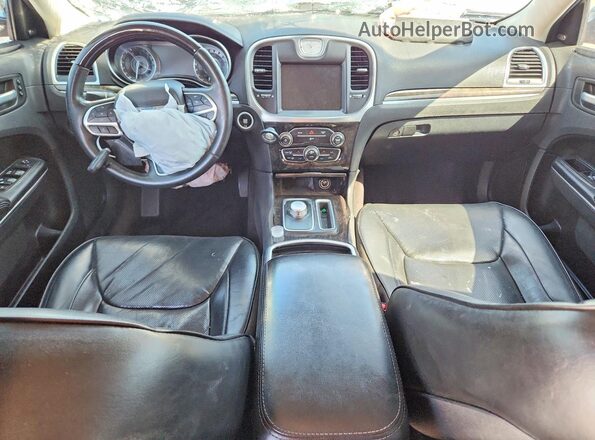 2C3CCAEGXHH596603 2017 CHRYSLER 300 Black Вид панелі приладів