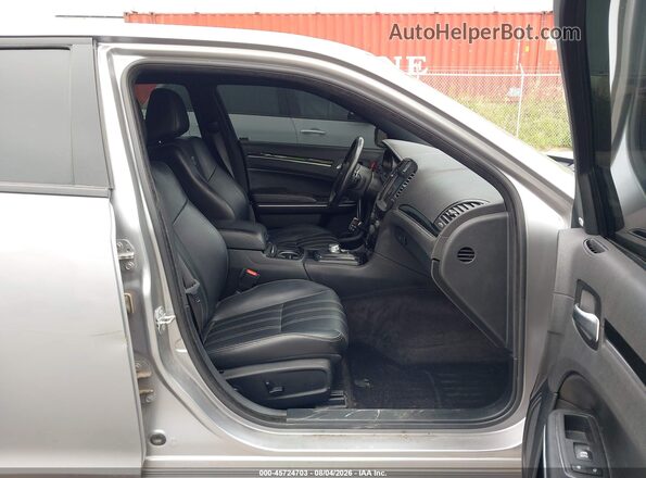 2C3CCAGG0JH165660 2018 CHRYSLER 300 Silver წინა სალონის ხედი