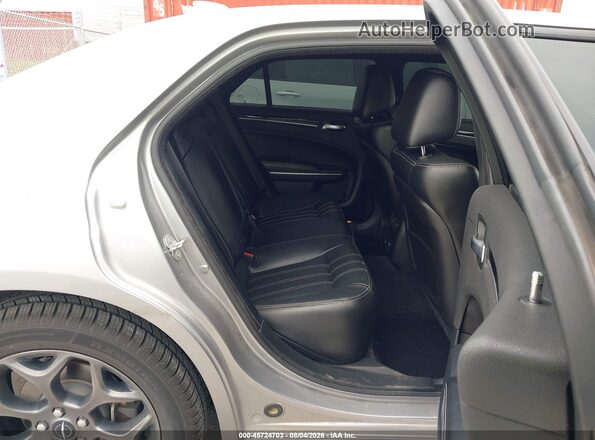 2C3CCAGG0JH165660 2018 CHRYSLER 300 Silver VIN კოდის სტიკერის ხედი