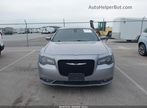 2C3CCAGG0JH165660 2018 CHRYSLER 300 Silver ხელსაწყოთა პანელის ხედი