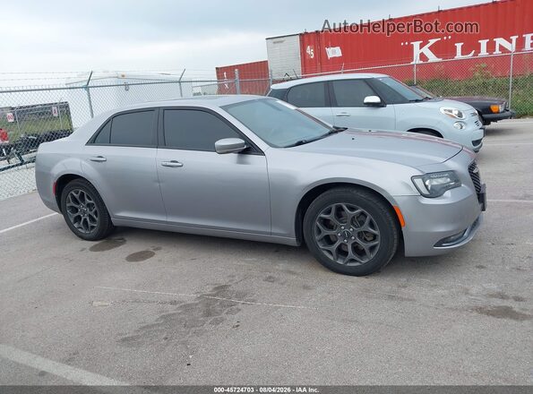 2C3CCAGG0JH165660 2018 CHRYSLER 300 Silver უკანა სალონის ხედი