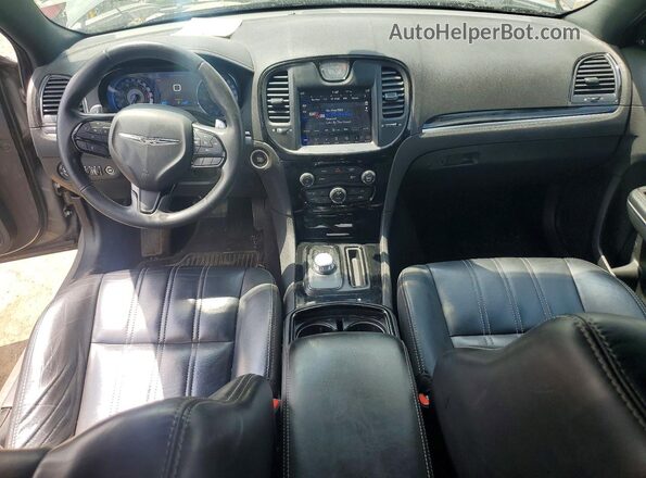 2C3CCAGG1JH141626 2018 CHRYSLER 300 Gray Vista del salpicadero