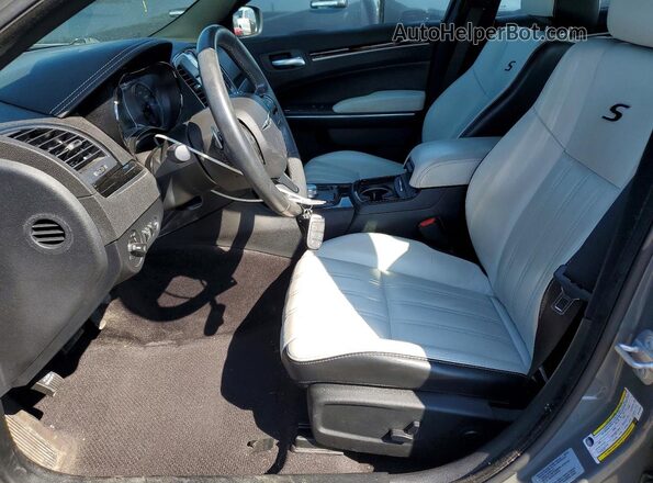 2C3CCAGG1JH141643 2018 CHRYSLER 300 Gray Widok wnętrza z przodu