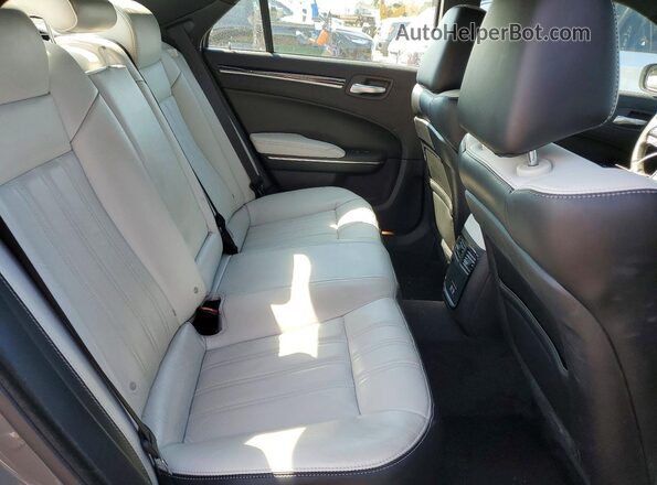 2C3CCAGG1JH141643 2018 CHRYSLER 300 Gray Widok tylnych siedzeń