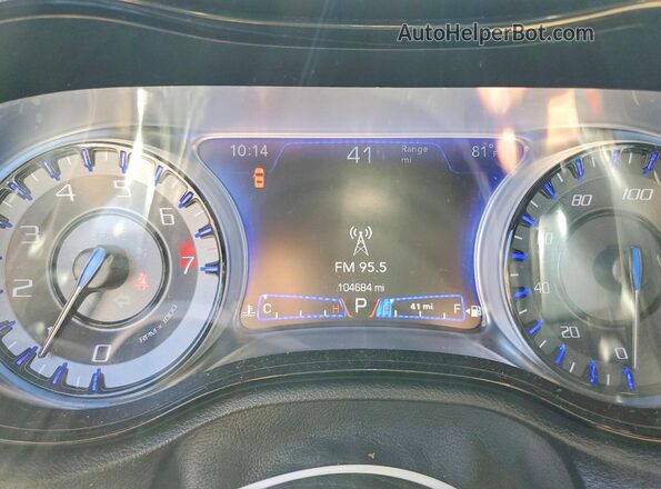 2C3CCAGG3KH610605 2019 CHRYSLER 300 White Instrument cluster view