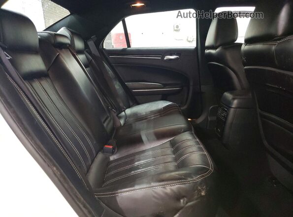 2C3CCAGG5LH151028 2020 CHRYSLER 300 White Vista de los asientos traseros