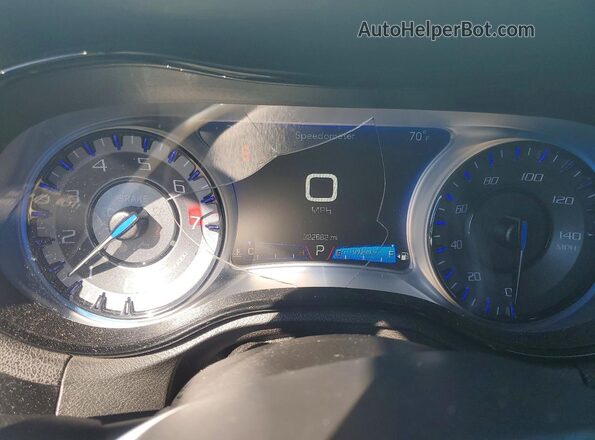 2C3CCAGG6JH165615 2018 CHRYSLER 300 White Vista del cuadro de instrumentos