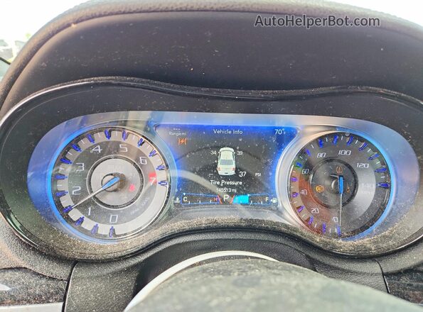 2C3CCAGG9HH637588 2017 CHRYSLER 300 Black Սարքավորումների վահանակի տեսք
