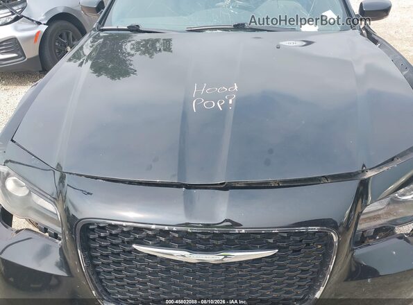 2C3CCAGGXGH117012 2016 CHRYSLER 300 Black Widok z tyłu