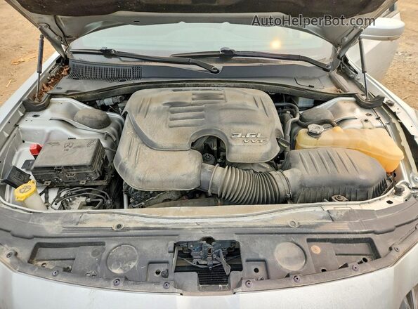 2C3CCAGGXKH573438 2019 CHRYSLER 300 Silver უკანა სალონის ხედი