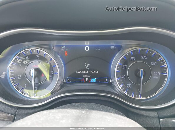 2C3CCAKG3JH304560 2018 CHRYSLER 300 Серебряный Вид задних сидений