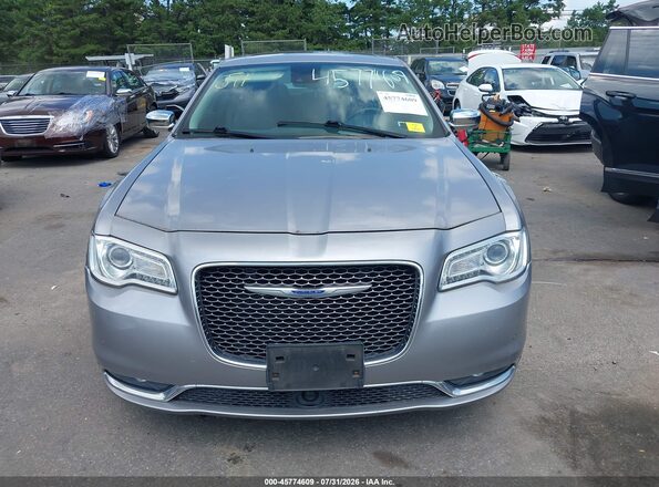 2C3CCAKG3JH304560 2018 CHRYSLER 300 Серебряный Вид щитка приборов