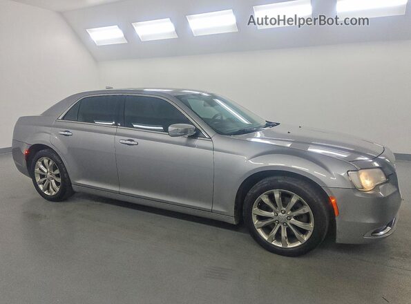 2C3CCAKG7JH165386 2018 CHRYSLER 300 Gray Front right