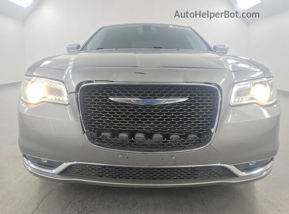 2C3CCAKG7JH165386 2018 CHRYSLER 300 Gray Front view