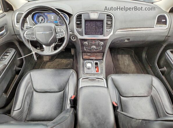2C3CCAKGXJH304491 2018 CHRYSLER 300 Silver Widok deski rozdzielczej