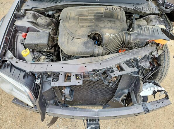 2C3CCAKGXJH304491 2018 CHRYSLER 300 Silver Widok wnętrza z tyłu