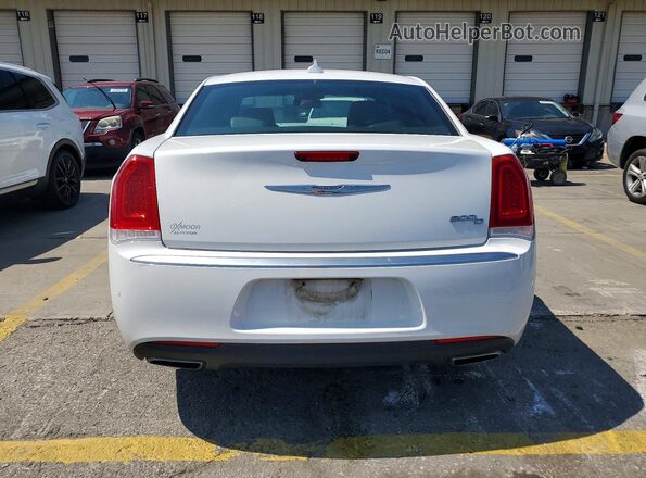 2C3CCAPG8HH661526 2017 CHRYSLER 300 Белый Вид сзади