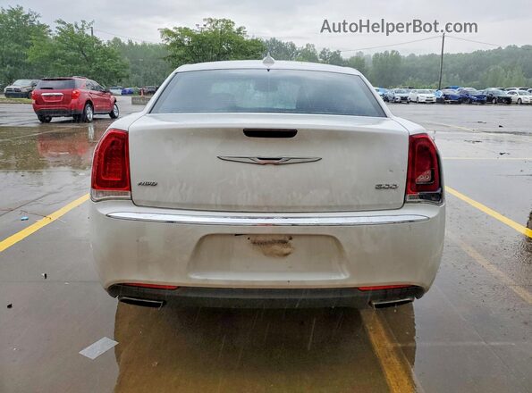 2C3CCARG0HH534735 2017 CHRYSLER 300 White Вид ззаду