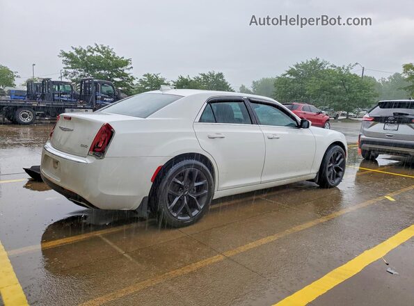 2C3CCARG0HH534735 2017 CHRYSLER 300 White Задня права чверть