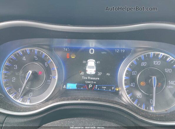 2C3CCARG0HH617971 2017 CHRYSLER 300 Black Հետևի նստատեղերի տեսք