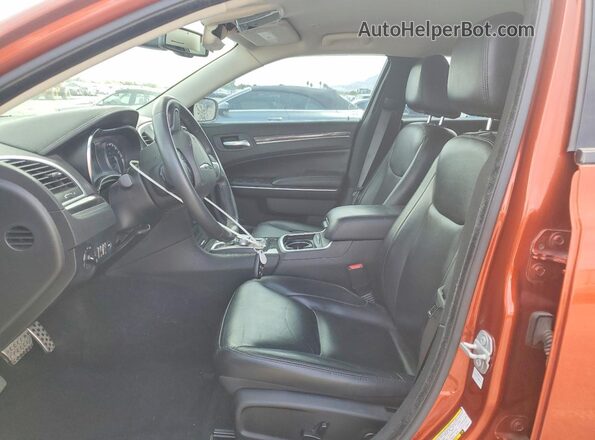 2C3CCARG6LH250177 2020 CHRYSLER 300 Оранжевый Вид салона спереди