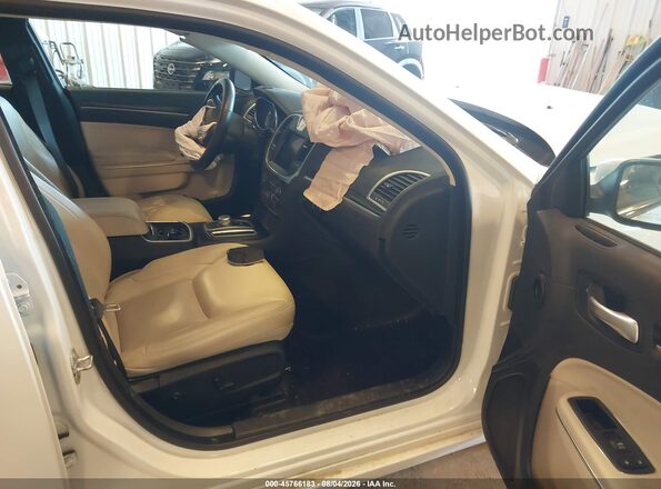 2C3CCARG7JH181898 2018 CHRYSLER 300 White წინა სალონის ხედი