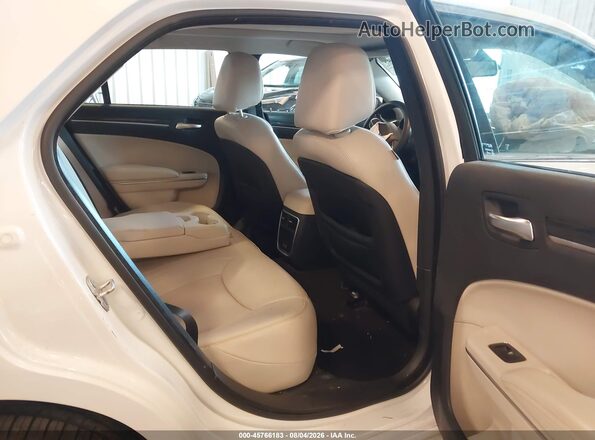 2C3CCARG7JH181898 2018 CHRYSLER 300 White VIN კოდის სტიკერის ხედი