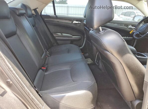 2C3CCARG9GH305047 2016 CHRYSLER 300 Gray Widok tylnych siedzeń