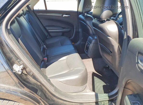 2C3CCARGXJH143095 2018 CHRYSLER 300 Black უკანა სავარძლების ხედი
