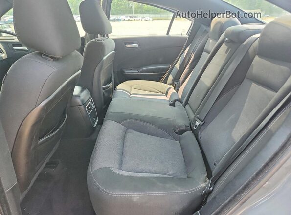 2C3CDXBG0JH173717 2018 DODGE CHARGER Silver Widok tylnych siedzeń