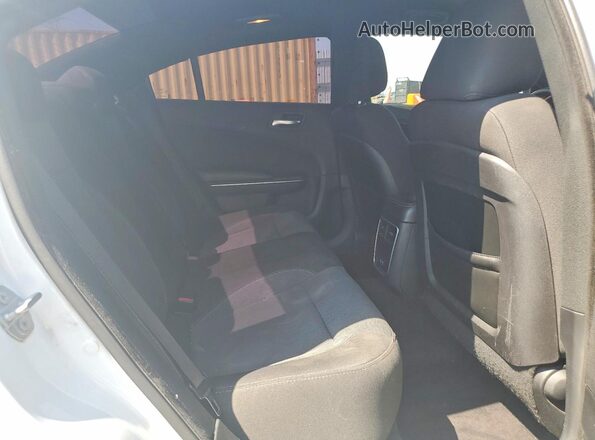 2C3CDXBG1HH503827 2017 DODGE CHARGER White Widok tylnych siedzeń