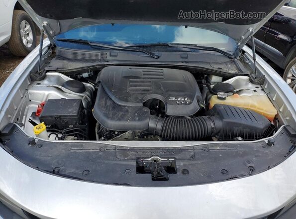 2C3CDXBG1NH200879 2022 DODGE CHARGER Silver Widok wnętrza z tyłu