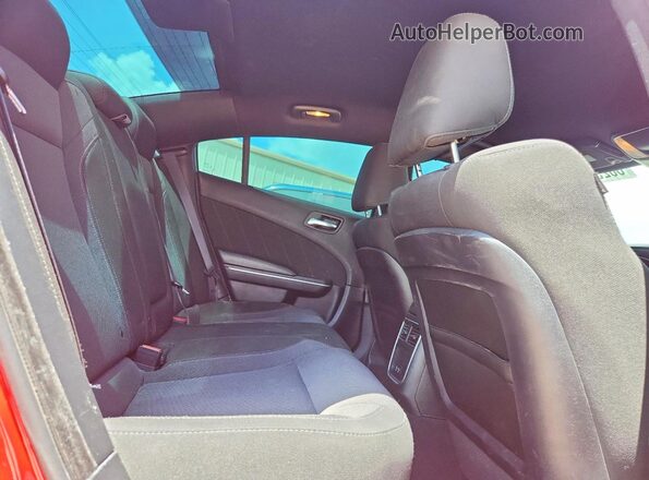 2C3CDXBG3KH754453 2019 DODGE CHARGER Красный Вид задних сидений