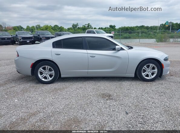 2C3CDXBG4LH190085 2020 DODGE CHARGER Silver Widok wnętrza z tyłu