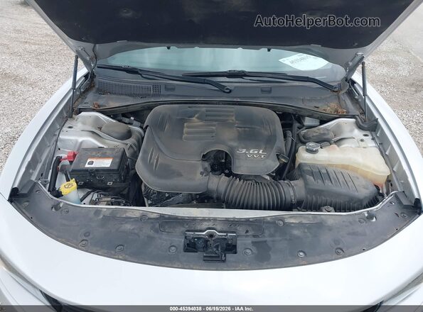 2C3CDXBG4LH190085 2020 DODGE CHARGER Silver Widok z tyłu