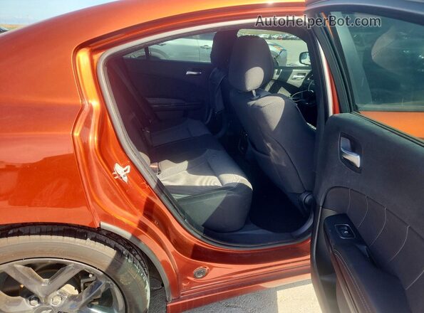 2C3CDXBG4NH217269 2022 DODGE CHARGER Orange Vista de los asientos traseros