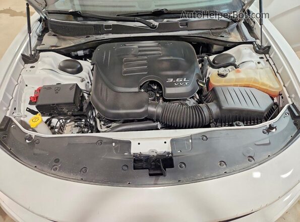 2C3CDXBG4NH256072 2022 DODGE CHARGER White Вид задньої частини салону