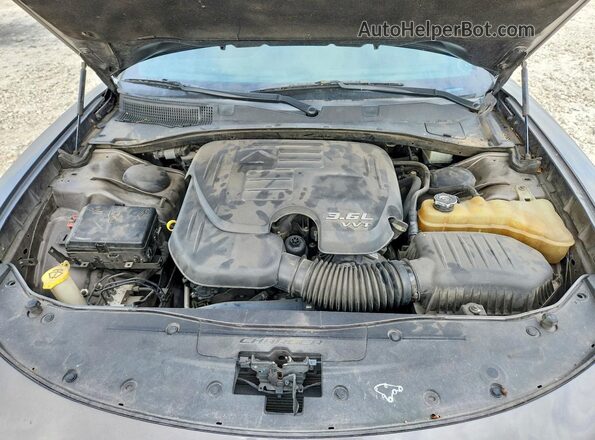 2C3CDXBG5JH197396 2018 DODGE CHARGER Gray Widok wnętrza z tyłu