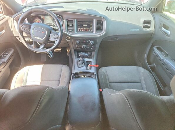 2C3CDXBG5LH108056 2020 DODGE CHARGER Red Vista del salpicadero