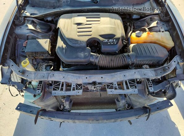2C3CDXBG6JH173477 2018 DODGE CHARGER Charcoal Widok wnętrza z tyłu